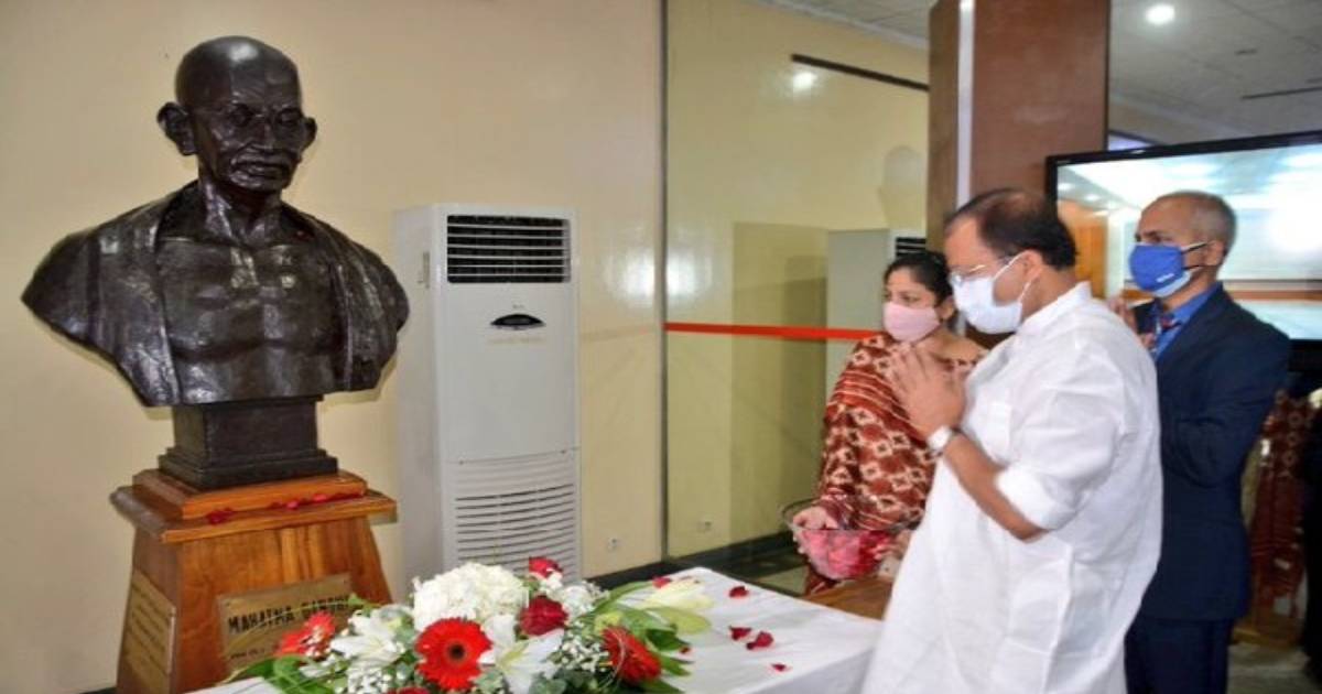 Muraleedharan thanks Senegal govt for installing Mahatma Gandhi's bust at African Renaissance Monument